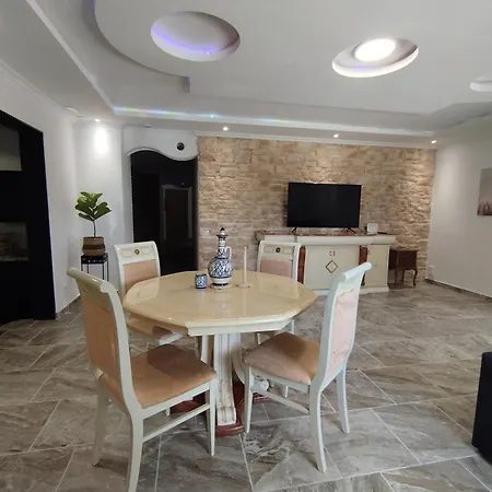 Masia Oriola Villa *